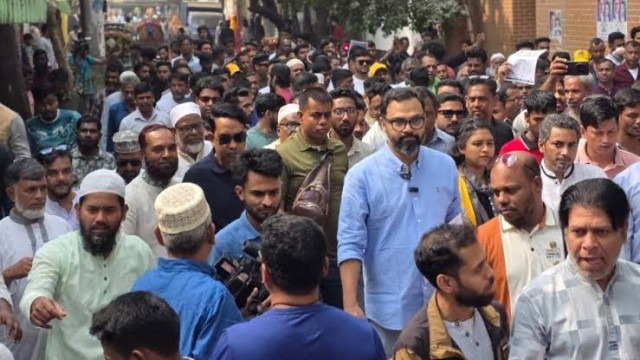 জামায়াত বোরকা পরে টাকা বিলিয়ে ভোট কেনার চেষ্টা করছে: আমিনুল হকের বিস্ফোরক অভিযোগ