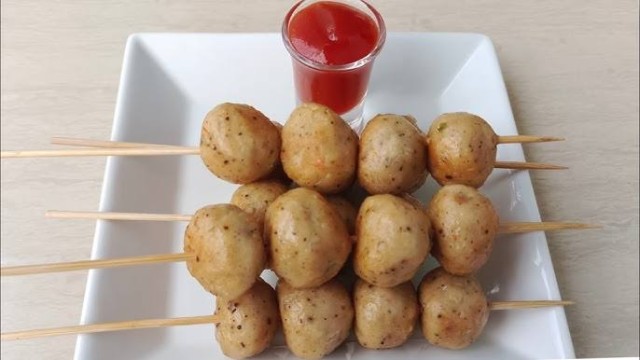 ইফতারে ঝটপট তৈরি করুন সুস্বাদু চিকেন বল