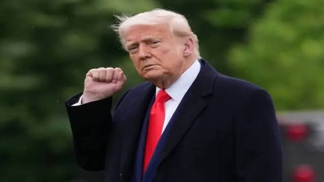 যুদ্ধ দ্রুত শেষ করতে চান ট্রাম্প, উপদেষ্টাদের প্রস্থানপথ খোঁজার পরামর্শ