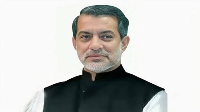 ট্রাইব্যুনালে আনা হলো সাবেক এমপি ফজলে করিমকে