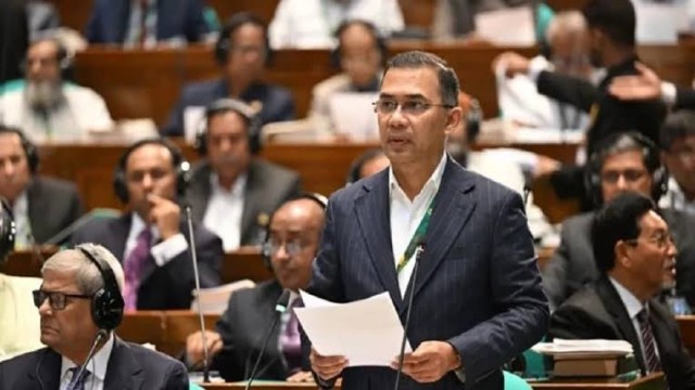 ঈদের পর নতুন সরকারের সামনে ত্রিবিধ চ্যালেঞ্জ: অর্থনীতি, জ্বালানি ও রাজনীতি