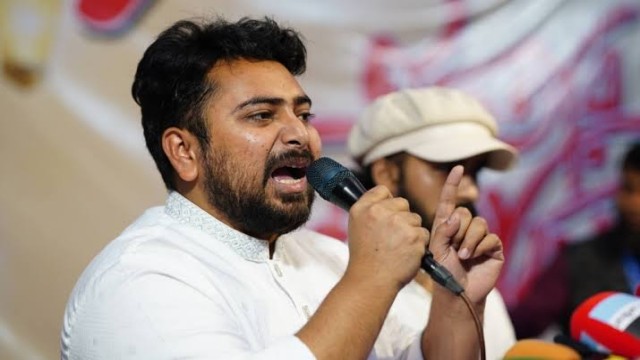 আওয়ামী লীগের রাজনীতি ফিরিয়ে আনার সুযোগ রাখা হচ্ছে: নাহিদ ইসলাম