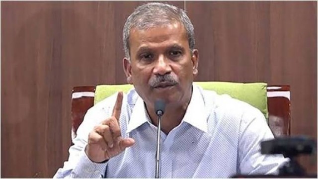 সবার উচিত অন্যের দোষ না খুঁজে আত্মসমালোচনা করা