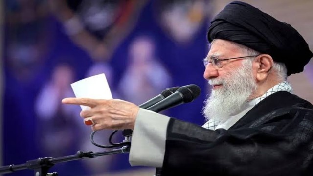 বিক্ষোভকারীদের ‘আল্লাহর শত্রু’ ঘোষণা ইরানের, মৃত্যুদণ্ডের হুমকি