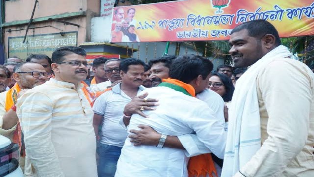 পশ্চিমবঙ্গ বিধানসভা নির্বাচন: প্রাথমিক গণনায় তৃণমূলের চেয়ে এগিয়ে বিজেপি