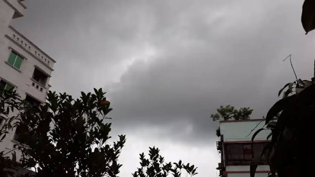 ঢাকায় কমতে পারে দিনের তাপমাত্রা, আকাশ থাকবে আংশিক মেঘলা