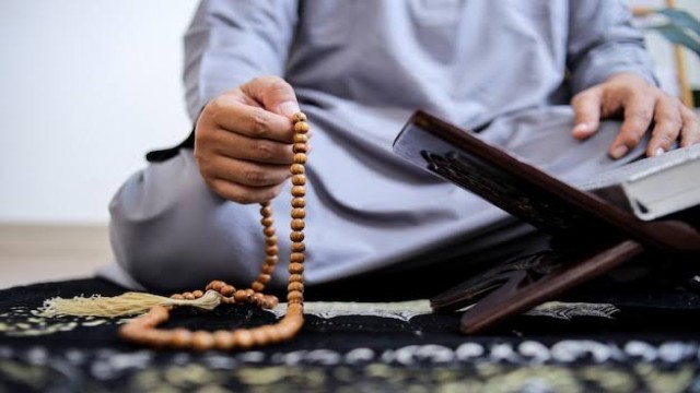 প্রতিদিন ইস্তিগফার পাঠের ফজিলত