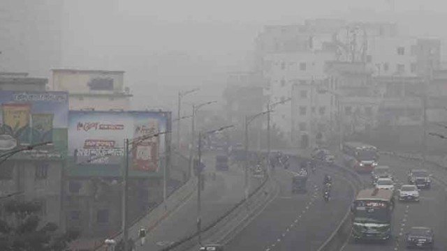 ঢাকার তাপমাত্রা নেমেছে ১২ ডিগ্রিতে, দুপুর পর্যন্ত থাকতে পারে কুয়াশা