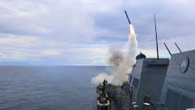 ইরান যুদ্ধে মার্কিন ক্ষেপণাস্ত্রের মজুদে টান: অস্ত্র সংকটের ঝুঁকিতে যুক্তরাষ্ট্র