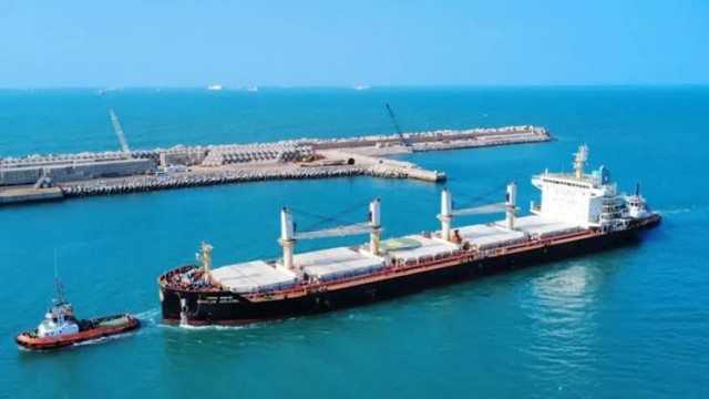 ইরানের আপত্তিতে হরমুজ প্রণালিতে আটকে বাংলাদেশি জাহাজ ‘বাংলার জয়যাত্রা’