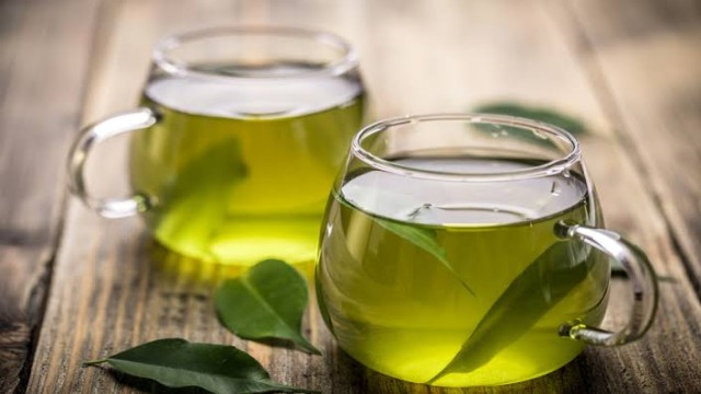 টানা ৩০ দিন গ্রিন টি পান করলে কী হয়?