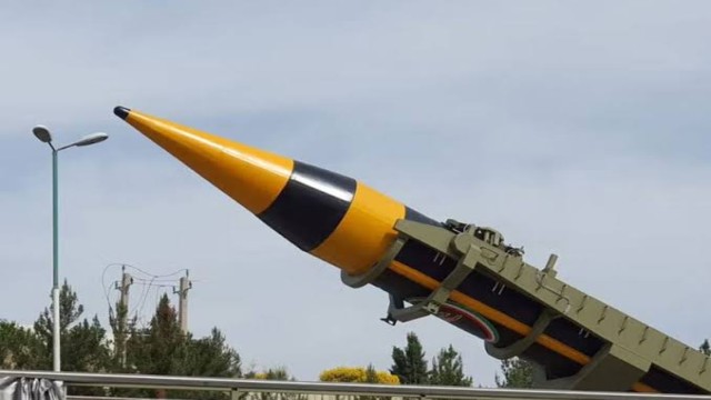 মধ্যপ্রাচ্যে মার্কিন ঘাঁটিতে হামলার হুমকি ইরানের: ট্রাম্পের জন্য নতুন চ্যালেঞ্জ