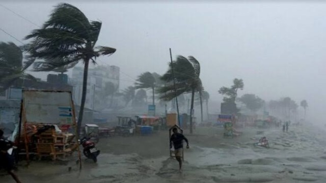 দেশের বিভিন্ন এলাকায় আজ দুপুরের মধ্যে ঝোড়ো হাওয়াসহ বৃষ্টি ও বজ্রবৃষ্টির সম্ভাবনা রয়েছে। বৃহস্পতিবার...