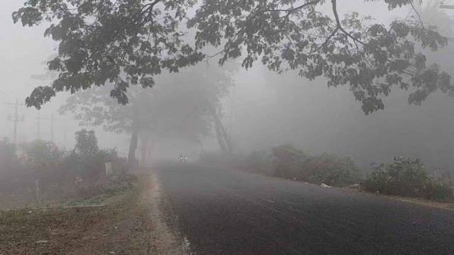 শৈত্যপ্রবাহে বিপর্যস্ত চুয়াডাঙ্গা, তীব্র ঠান্ডায় জনজীবন স্থবির