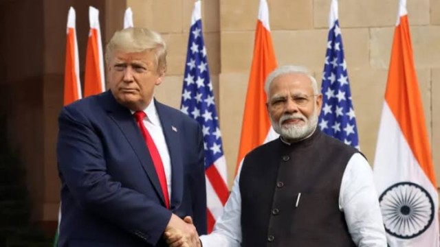 রুশ তেল কেনা বন্ধের শর্তে ভারতীয় পণ্যে মার্কিন শুল্ক কমলো: ১৮ শতাংশে নির্ধারণ