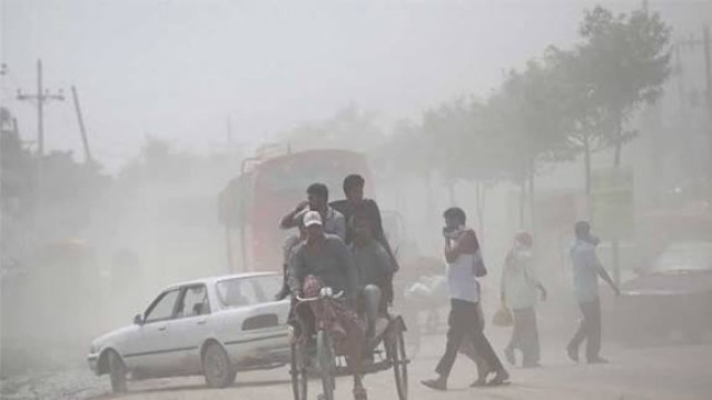 ছুটির দিনেও ঢাকার বায়ুদূষণ শীর্ষে