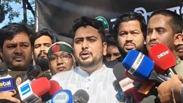 যাকেই ভোট দেন, বিবেচনা করে দেবেন: নাহিদ ইসলাম