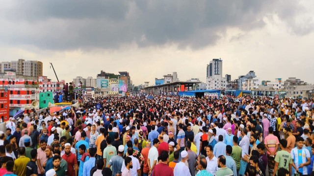 আব্দুল্লাহপুর-টঙ্গীতে সেতু নির্মাণ ও সড়কের দ্রুত সংস্কারের দাবিতে মানববন্ধন