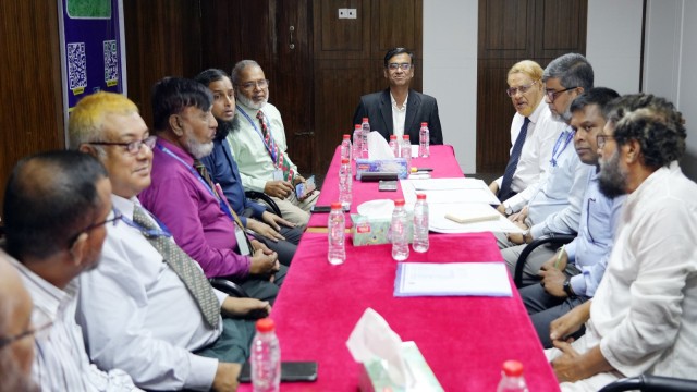 ইউজিসির তিন সদস্যের প্রতিনিধি দল এশিয়ান ইউনিভার্সিটিতে