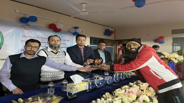 কুবিতে গণিত বিভাগের তৃতীয় আন্তঃব্যাচ শর্টপিচ ক্রিকেট টুর্নামেন্ট অনুষ্ঠিত