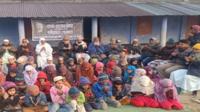 ঘুঘুডাঙ্গায় খালেদা জিয়ার আত্মার মাগফিরাতে দোয়া মাহফিল