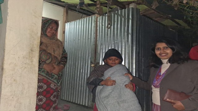 নান্দাইলে শীতার্তদের পাশে ইউএনও ফাতেমা জান্নাত