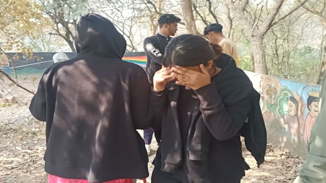 জাবি স্কুল অ্যান্ড কলেজের ৬ শিক্ষার্থী গাঁজাসহ আটক