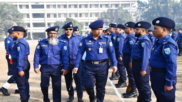 দিনাজপুর পুলিশ লাইনস্ মাঠে জেলা পুলিশের মাস্টার প্যারেড অনুষ্ঠিত