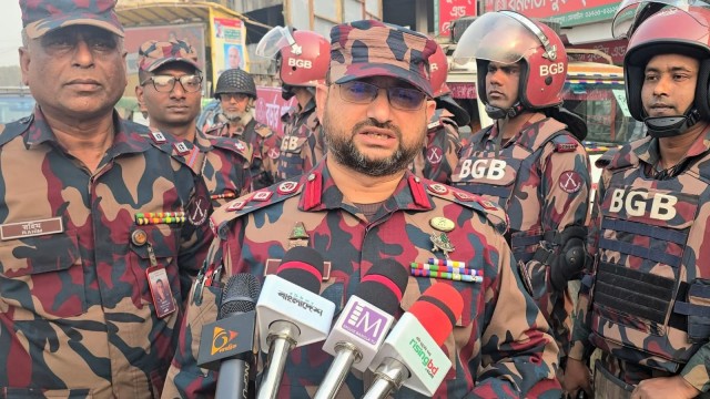 অবাধ ও শান্তিপূর্ণ ভোট নিশ্চিত করতে দিনাজপুরের সীমান্ত এলাকায় বিজিবির নিরাপত্তা জোরদার - লে. কর্নেল জব্বার