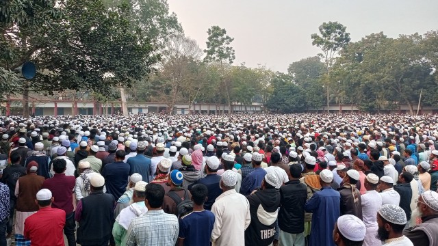 নুরুজ্জামান বাদলের দ্বিতীয় জানাজায় মানুষের ঢল