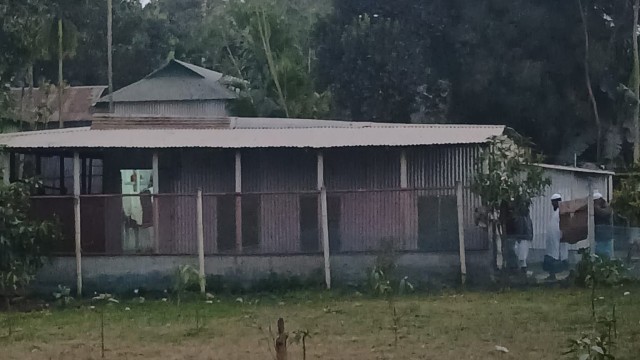 ভালুকায় মসজিদের পানির ট্যাংকিতে বিষ মেশানোর অভিযোগ, এলাকায় উদ্বেগ