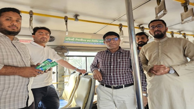 জাবিতে বিশেষ চাহিদাসম্পন্ন শিক্ষার্থীদের জন্য বাসে সংরক্ষিত আসন