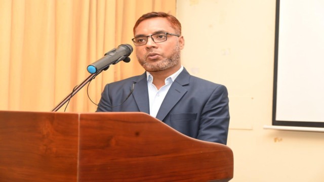 কুবির অর্থ ও হিসাব দপ্তরে ভারপ্রাপ্ত পরিচালক নাছির উদ্দিন