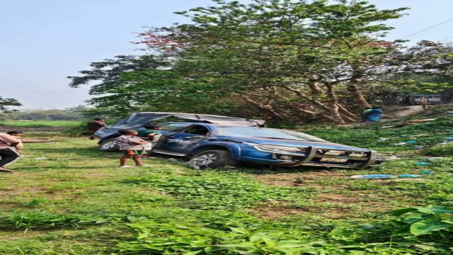 বাঞ্ছারামপুরে পুলিশের গাড়ি খাদে, আহত ৭ সদস্য