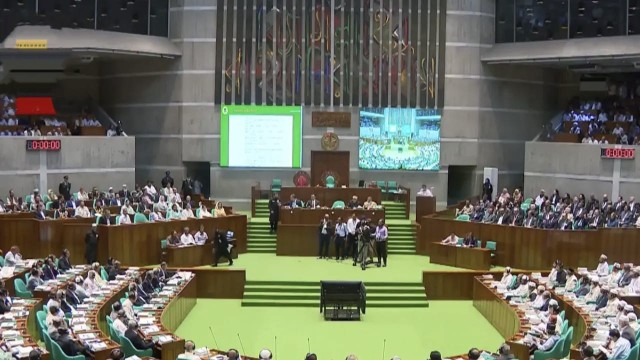 ত্রয়োদশ জাতীয় সংসদের যাত্রা শুরু, প্রথম অধিবেশন অনুষ্ঠিত