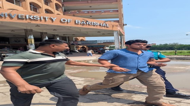 ভর্তি পরীক্ষায় বহিষ্কারের জেরে ববি’র ৪ স্টাফকে মারধর; পরীক্ষার্থী আটক