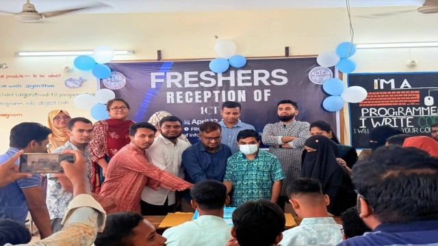 নবীনদের পদচারণায় প্রাণচাঞ্চল্য কুবি ক্যাম্পাস