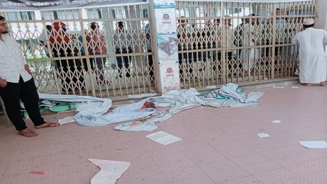 ইবিতে ব্যানার ছেঁড়ার ঘটনায় নিন্দা জানিয়েছে বিভিন্ন সংগঠন