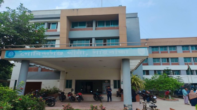 গোবিন্দগঞ্জে গৃহবধূর মরদেহ উদ্ধার, স্বামী আটক