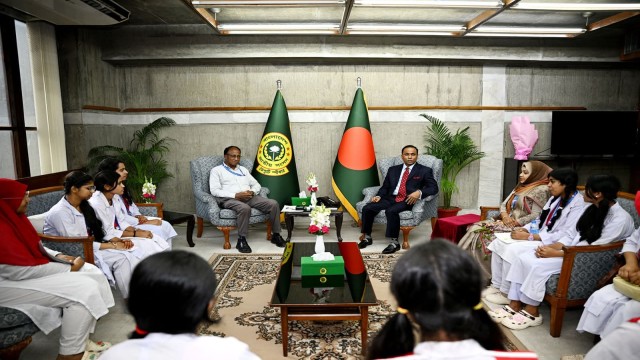 নেত্রকোনা-১ (কমলাকান্দা ও দুর্গাপুর) আসনের সংসদ সদস্য এবং কায়সার কামাল-এর সঙ্গে তাঁর নির্বাচনী এলাকা...