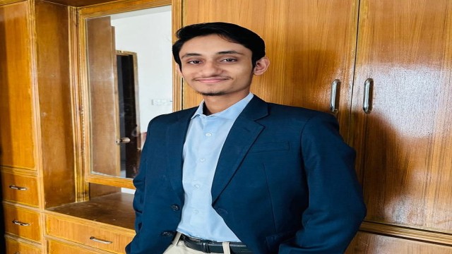 গুরুতর মস্তিষ্কজনিত রোগে আক্রান্ত ইবি শিক্ষার্থী জুবায়ের, চিকিৎসায় প্রয়োজন প্রায় ২০ লাখ টাকা