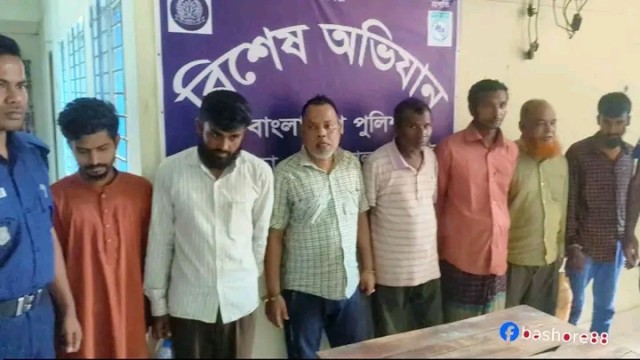 হাতীবান্ধায় অভিযানে ৮ মাদকসেবী গ্রেপ্তার, ৩ মাসের সাজা