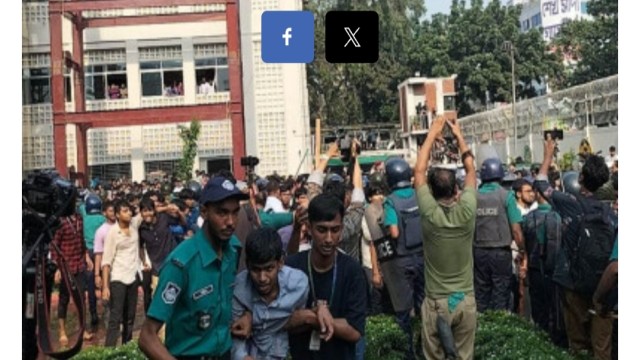 সচিবালয়ের সামনে সংঘর্ষে আহত ৪০ শিক্ষার্থী