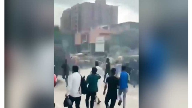 আওয়ামী লীগের মিছিল থেকে আটকদের ‘ককটেল ফাটিয়ে ছিনতাই’: পুলিশ
