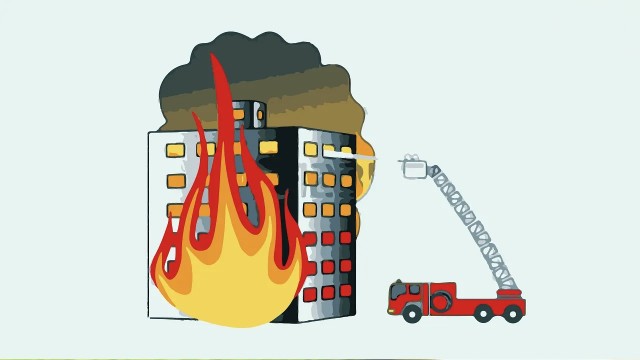 পুরান ঢাকার নাজিরাবাজারে জুতার কারখানায় আগুন