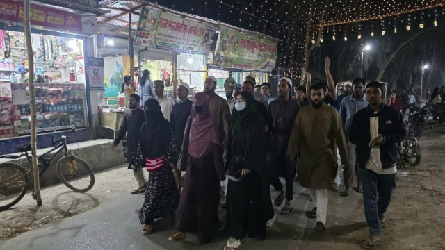 নরসিংদীসহ দেশজুড়ে ধর্ষণের প্রতিবাদে জাবিতে জাকসুর মিছিল