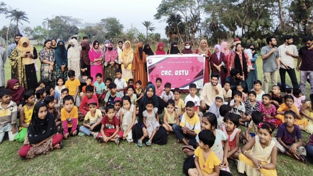 গুচ্ছগ্রামে সুবিধাবঞ্চিত শিশুদের সঙ্গে ব্যতিক্রমী ইফতার সিআরসি গোবিপ্রবির