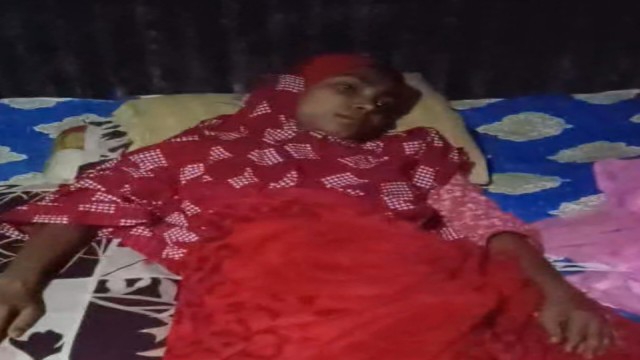 ব্লাড ক্যান্সারে আক্রান্ত মনিরার বাঁচার আকুতি: সহায়তার আহ্বান