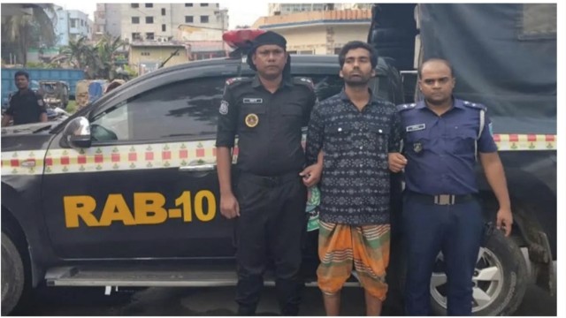 ফরিদপুরে দাদি-ফুফুসহ তিনজনকে কুপিয়ে হত্যা, অভিযুক্ত যুবক গ্রেপ্তার