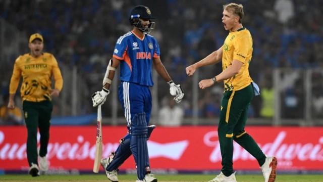 আহমেদাবাদে ভারতের ভরাডুবি, দাপট দেখাল দক্ষিণ আফ্রিকা